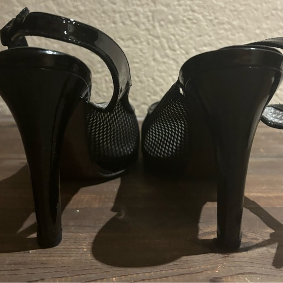 Stuart Weitzman Black 4 1/4” Peep Toe Heels Sz. 9 - Picture 3 of 4